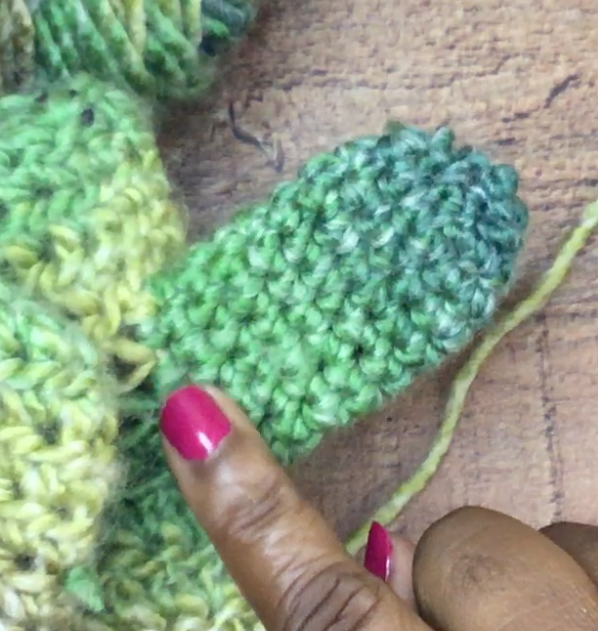 How to crochet around an elastic band - Fosbas Designs